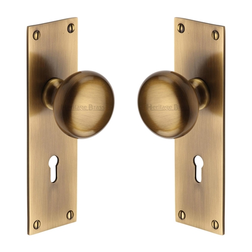 Balmoral Door Knob on Plate