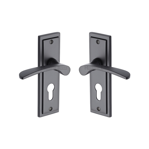 Boston Door Handle on Plate in Matt Black