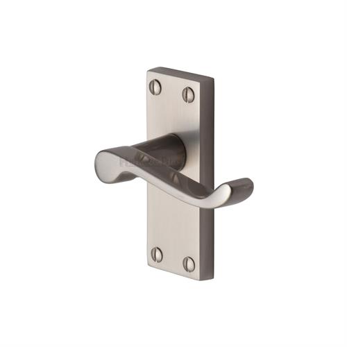 Builders' Range Door Handle on Short Plate