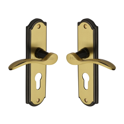 Howard Door Handle on Plate
