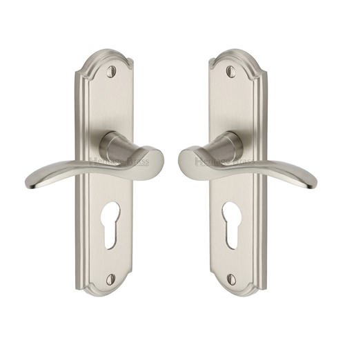 Howard Door Handle on Plate