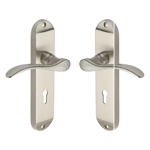 Maya Door Handle on Plate