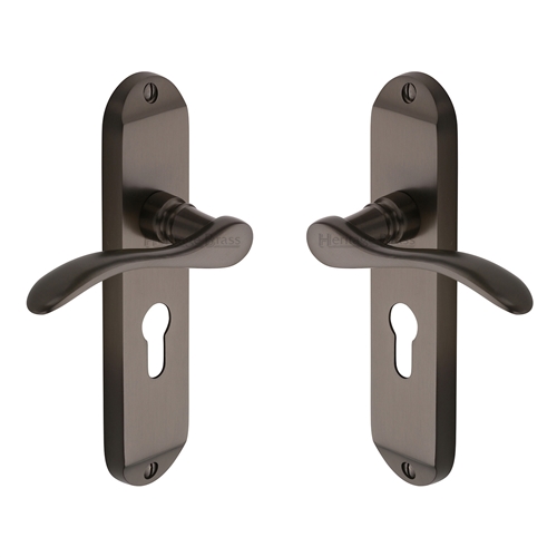 Maya Door Handle on Plate