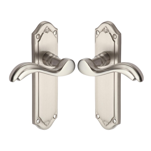 Lisboa Door Handle on Plate