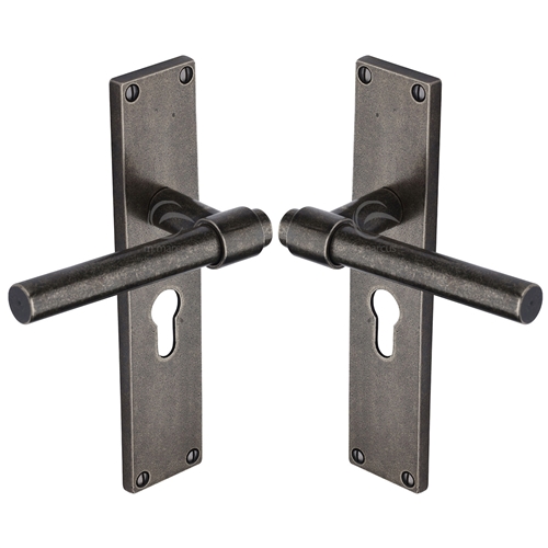 Rustic Bronze Door Handle Fountain Design