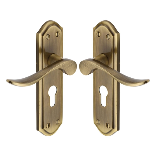 Sandown Door Handle on Plate