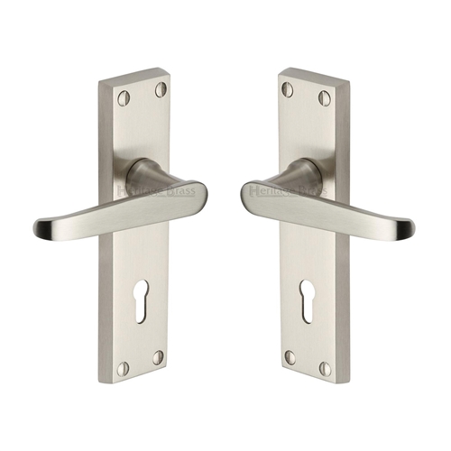 Victoria Door Handle on Plate