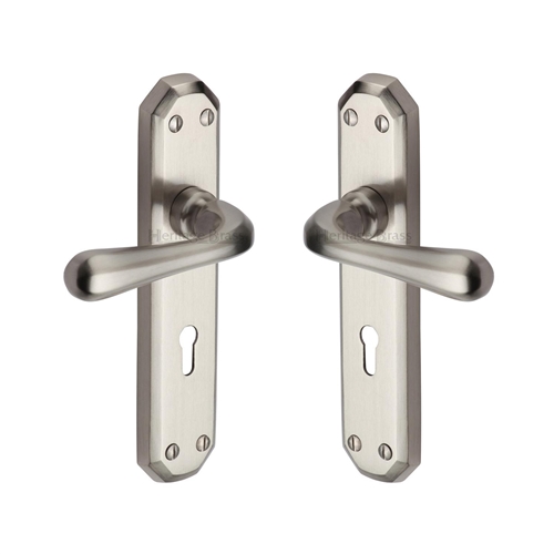 Charlbury Door Handle on Plate