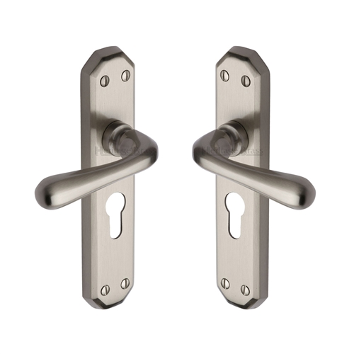 Charlbury Door Handle on Plate