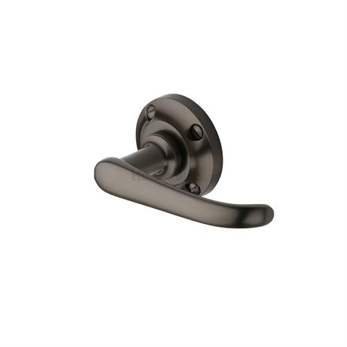 Windsor Door Handle on Round Rose
