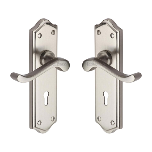 Buckingham Door Handle on Plate
