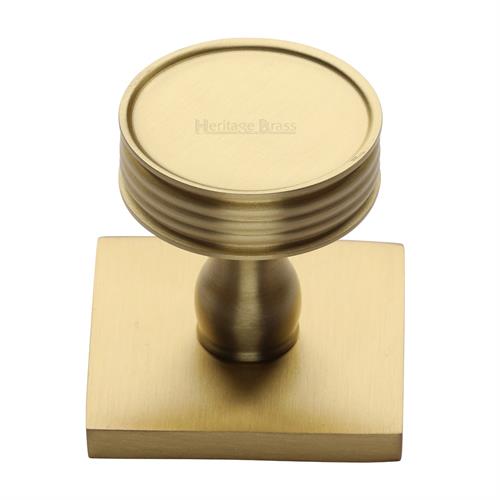 Venetian Cabinet Knob with Square Backplate